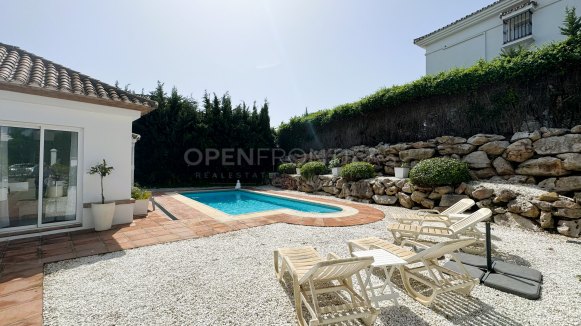 Charming Villa for Sale in Zona B, Sotogrande Costa