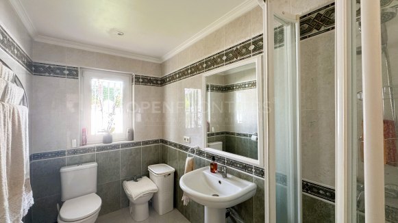Charming Villa for Sale in Zona B, Sotogrande Costa