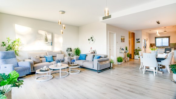 Modern townhouse in San Roque Club with golf views