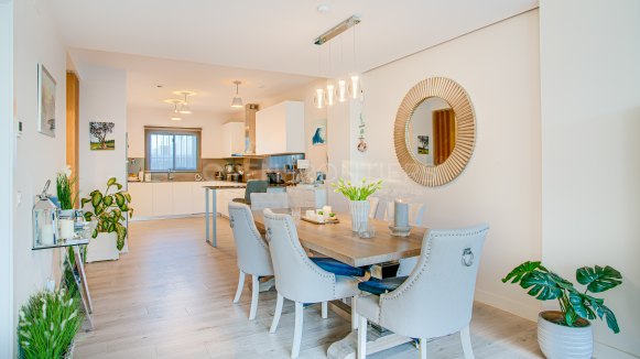 Modern townhouse in San Roque Club with golf views