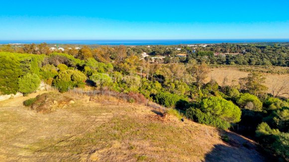 Plot in Sotogrande Alto with Almenara golf views