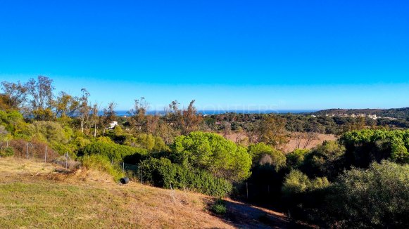 Plot in Sotogrande Alto with Almenara golf views