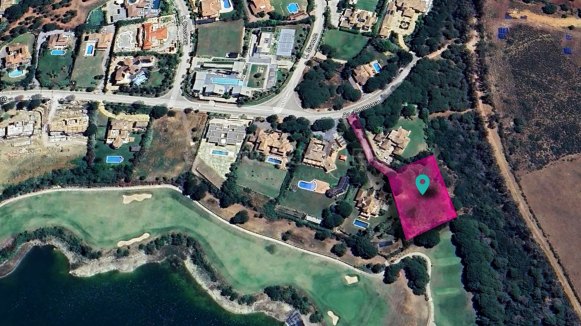 Plot in Sotogrande Alto with Almenara golf views