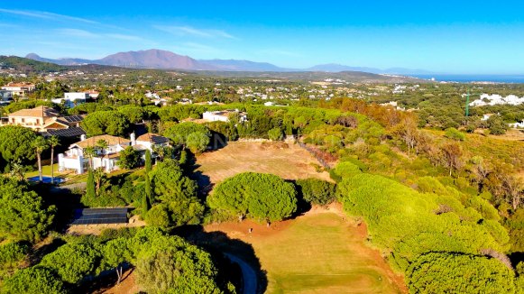 Plot in Sotogrande Alto with Almenara golf views