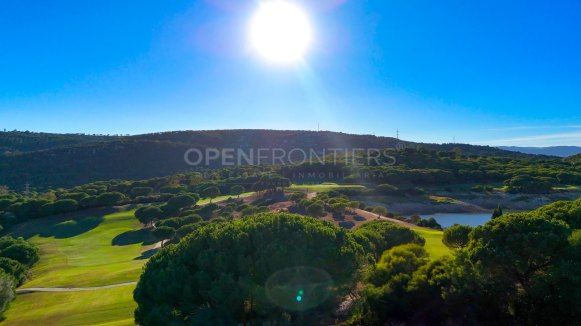 Plot in Sotogrande Alto with Almenara golf views