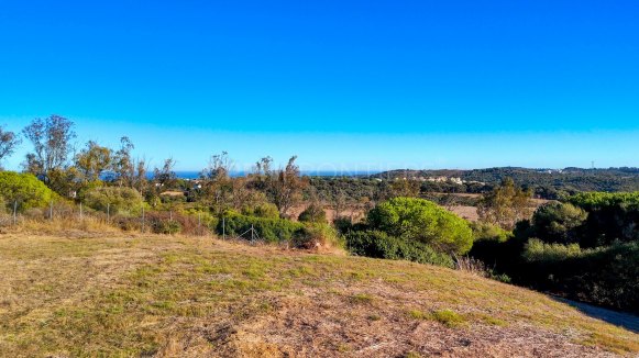 Plot in Sotogrande Alto with Almenara golf views