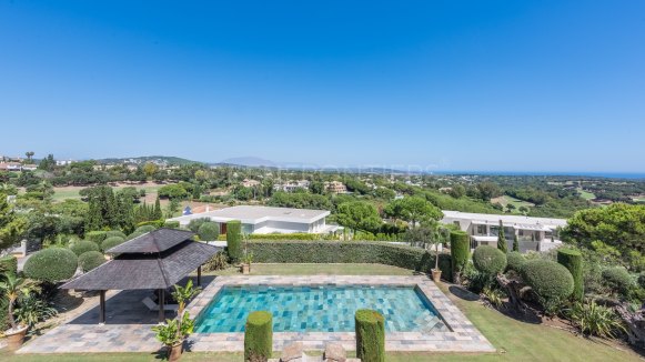 Luxury villa with panoramic sea, golf and mountain views in Almenara, Sotogrande Alto