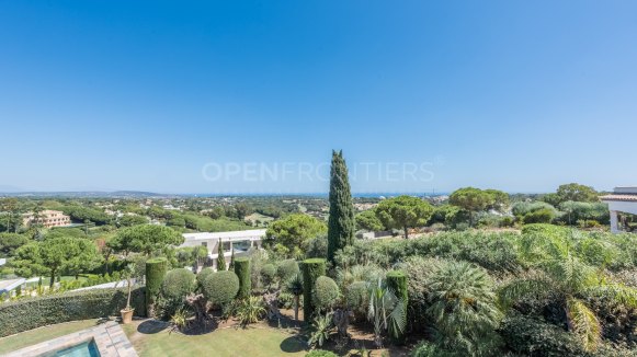 Luxury villa with panoramic sea, golf and mountain views in Almenara, Sotogrande Alto