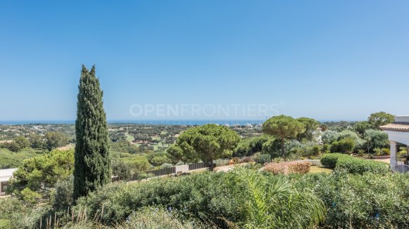 Luxury villa with panoramic sea, golf and mountain views in Almenara, Sotogrande Alto