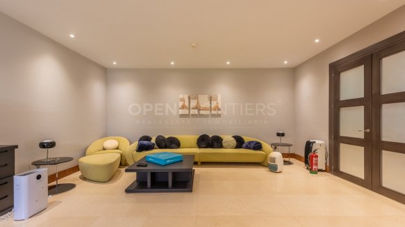 Luxury villa with panoramic sea, golf and mountain views in Almenara, Sotogrande Alto