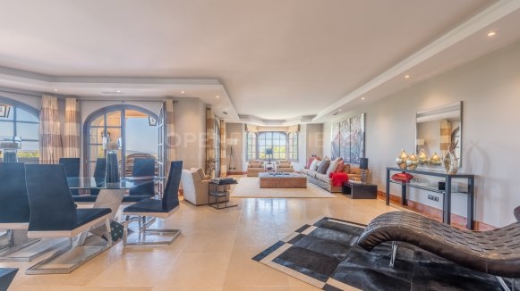 Luxury villa with panoramic sea, golf and mountain views in Almenara, Sotogrande Alto