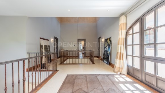 Luxury villa with panoramic sea, golf and mountain views in Almenara, Sotogrande Alto