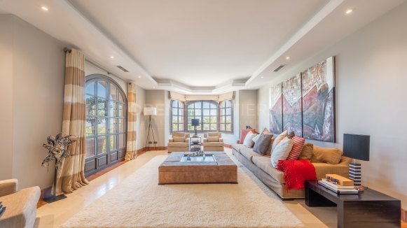 Luxury villa with panoramic sea, golf and mountain views in Almenara, Sotogrande Alto