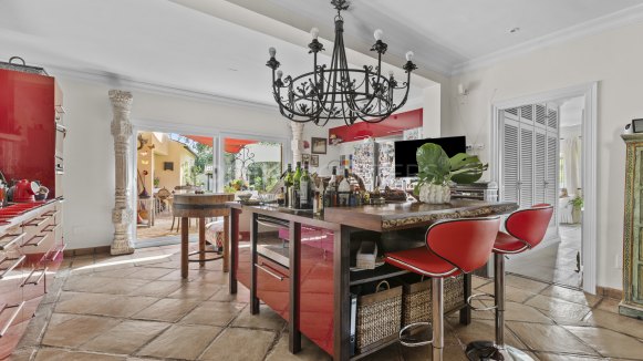 Andalusian villa in Sotogrande Alto next to Valderrama