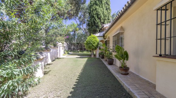 Andalusian villa in Sotogrande Alto next to Valderrama