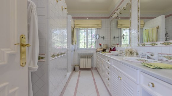 Andalusian villa in Sotogrande Alto next to Valderrama