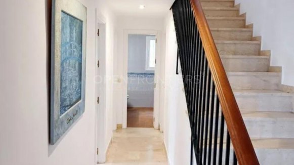 Villa in Alcaidesa Alta with private pool and sea views
