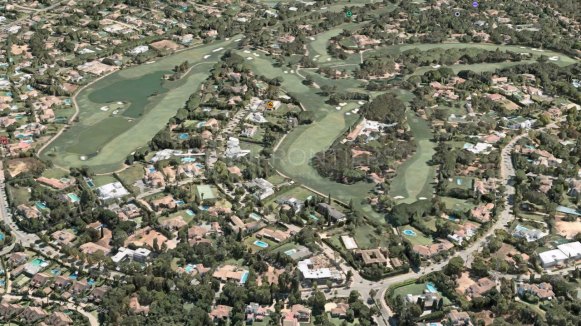 Plot in Kings & Queens, Sotogrande Costa with sea views