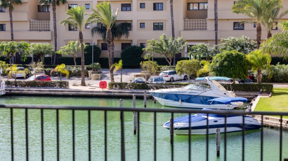 3-bedroom apartment in Isla Carey with Marina de Sotogrande views
