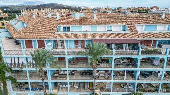 3-bedroom apartment in Isla Carey with Marina de Sotogrande views