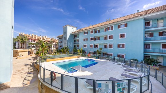 3-bedroom apartment in Isla Carey with Marina de Sotogrande views