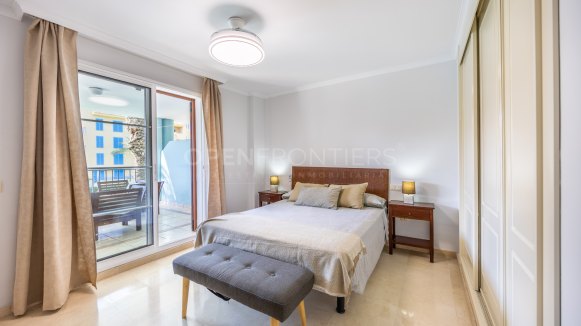 3-bedroom apartment in Isla Carey with Marina de Sotogrande views