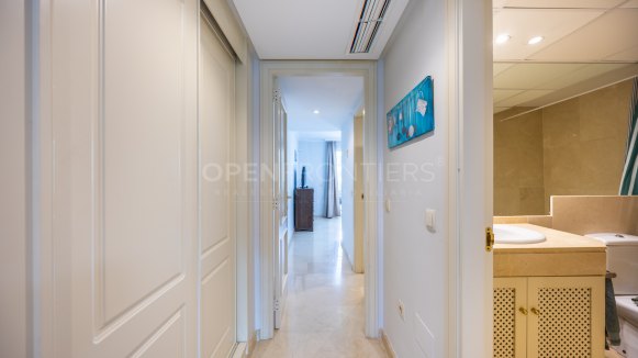 3-bedroom apartment in Isla Carey with Marina de Sotogrande views