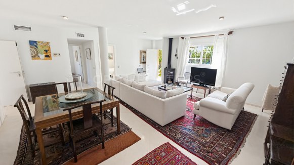 Spacious Family Villa with Huge Potential in Sotogrande Alto