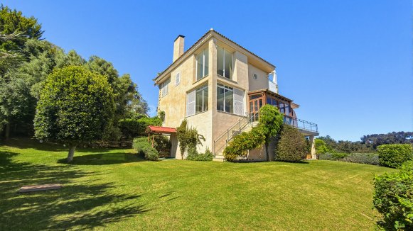Spacious Family Villa with Huge Potential in Sotogrande Alto