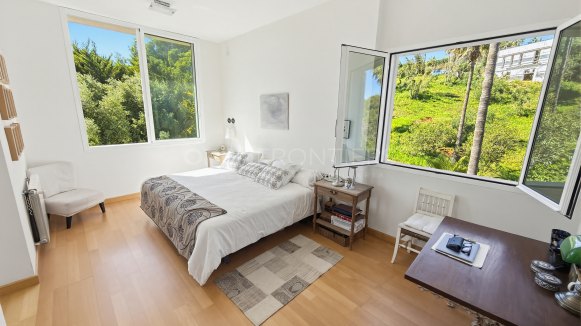 Spacious Family Villa with Huge Potential in Sotogrande Alto