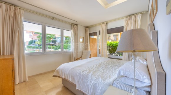Luxury apartment in Ribera del Marlín, Sotogrande Marina