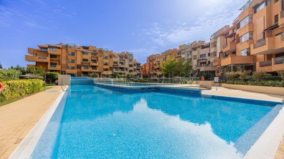 Luxury apartment in Ribera del Marlín, Sotogrande Marina