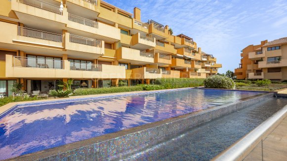 Luxury apartment in Ribera del Marlín, Sotogrande Marina