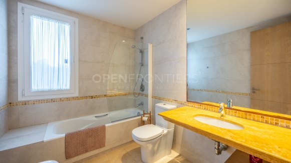 Luxury apartment in Ribera del Marlín, Sotogrande Marina