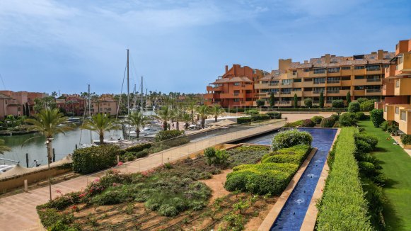 Luxury apartment in Ribera del Marlín, Sotogrande Marina