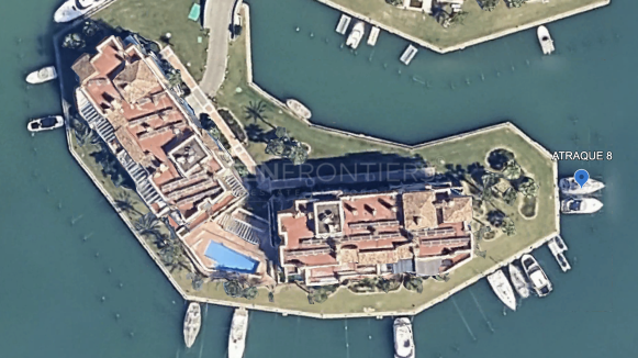 Berth for sale in Isla de la Vela, number 8, ideally located in Sotogrande Costa