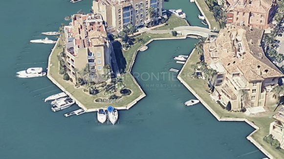 Berth for sale in Isla de la Vela, number 8, ideally located in Sotogrande Costa