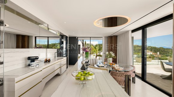 Villa Aldebaran: Villa with Sea & Golf Views in La Reserva, Sotogrande