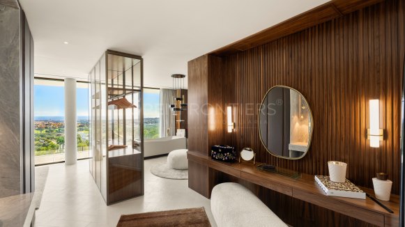 Villa Aldebaran: Villa with Sea & Golf Views in La Reserva, Sotogrande