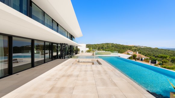 Villa Aldebaran: Villa with Sea & Golf Views in La Reserva, Sotogrande