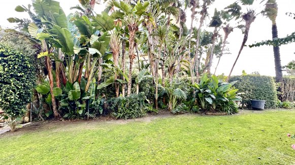 Exclusive garden apartment in Ribera del Río, Sotogrande Marina