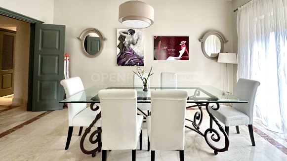 Exclusive garden apartment in Ribera del Río, Sotogrande Marina