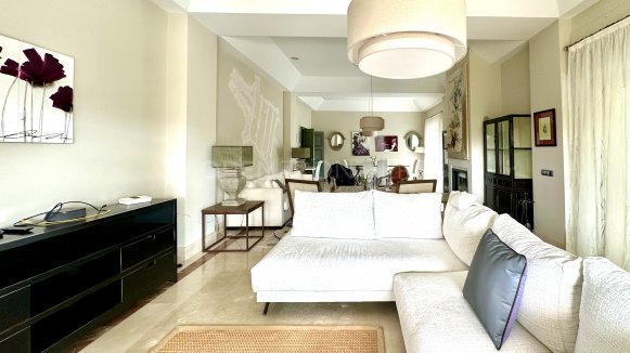 Exclusive garden apartment in Ribera del Río, Sotogrande Marina