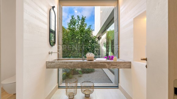 Iconic Golf-Front Villa – La Reserva, Sotogrande