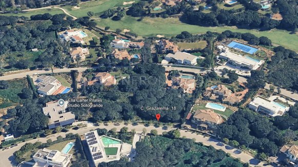 Prime Plot with Panoramic Sea and Mountain Views in Sotogrande Alto