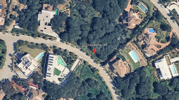 Prime Plot with Panoramic Sea and Mountain Views in Sotogrande Alto