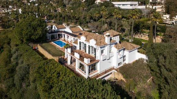 Villa La Alegría: Exceptional Six-Bedroom Villa in Zona F, Sotogrande Alto
