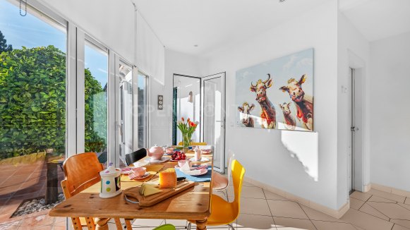 Villa La Alegría: Exceptional Six-Bedroom Villa in Zona F, Sotogrande Alto