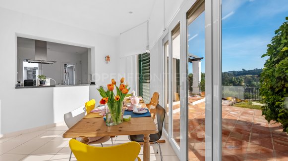 Villa La Alegría: Exceptional Six-Bedroom Villa in Zona F, Sotogrande Alto