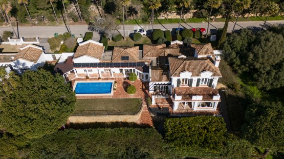 Villa La Alegría: Exceptional Six-Bedroom Villa in Zona F, Sotogrande Alto
